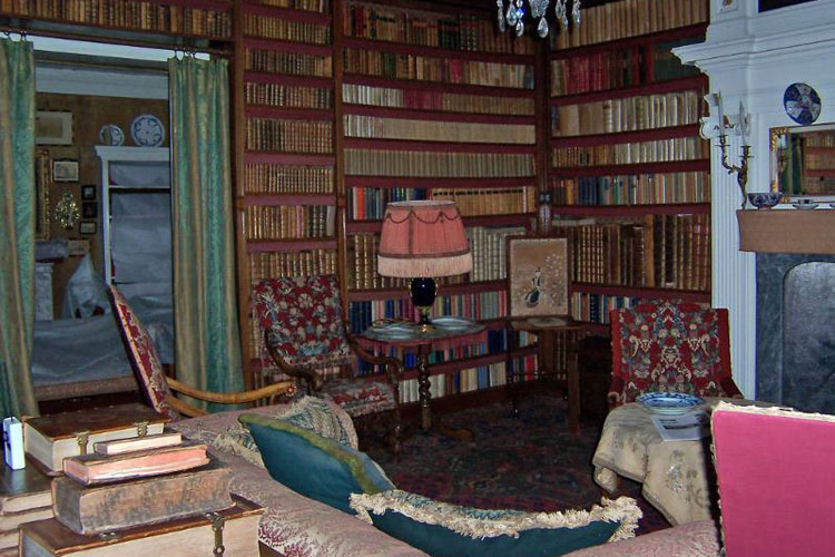 The library of Amerongen Castle